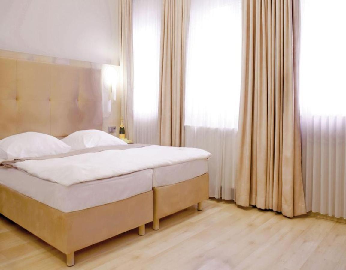 Hotel Am Kurfuerstenplatz - Messe 3*