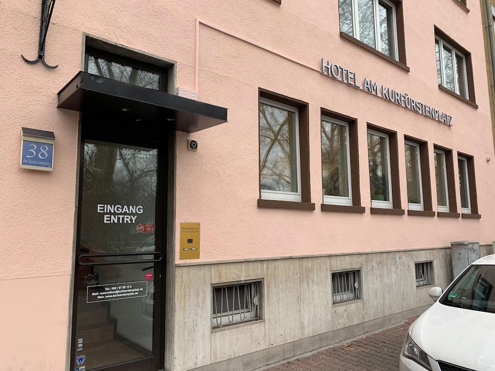 Hotel Am Kurfuerstenplatz - Messe 3*