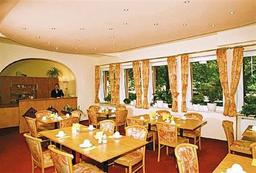 Hotel Am Kurfuerstenplatz - Messe 3*